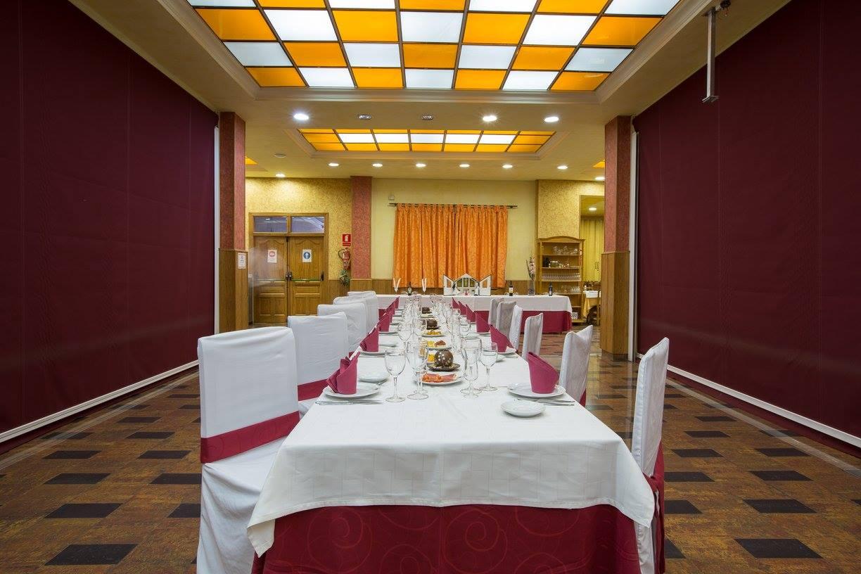 Hotel Los Chiles Villanueva Del Arzobispo Exteriör bild