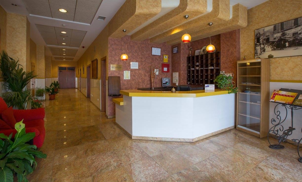 Hotel Los Chiles Villanueva Del Arzobispo Exteriör bild