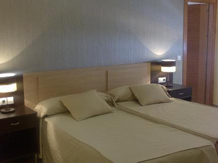 Hotel Los Chiles Villanueva Del Arzobispo Rum bild